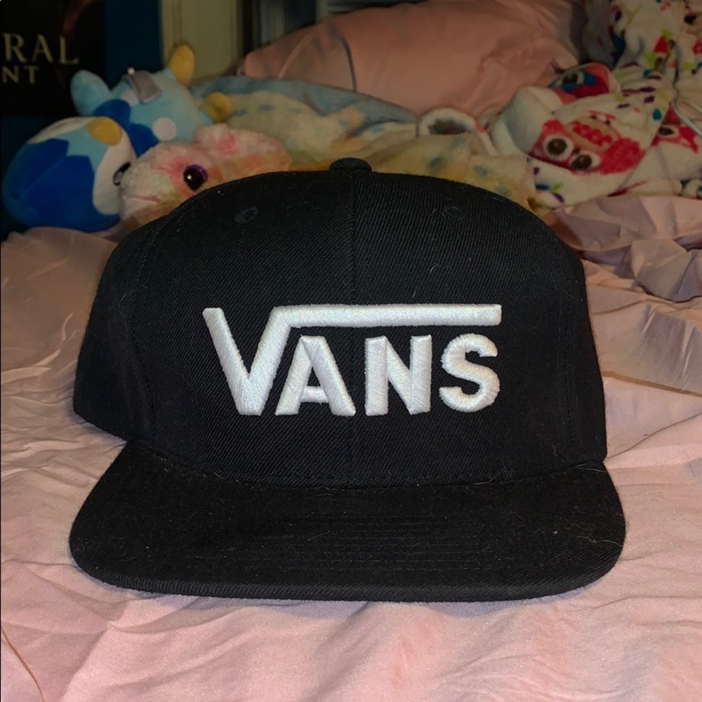 Vans, black snap back hat